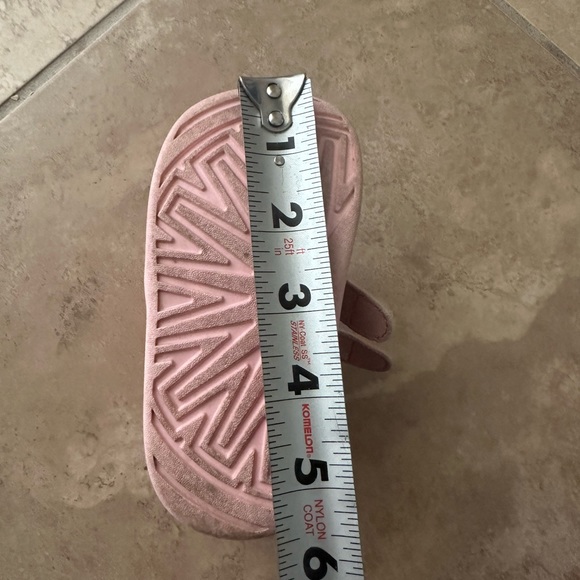 UGG pink on pink boots - Picture 7 of 7